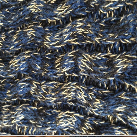 GAP Cable Crew Blue Knit Sweater - Picture 4 of 6